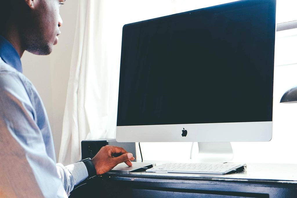 Productivity course showing laptop with productivity apps and notes