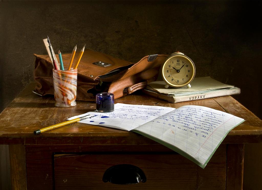 Clock icon showing instant response time guarantee